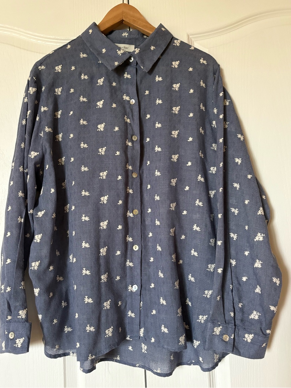 Haver & Blair Women’s  Navy Floral Button-Up Shirt